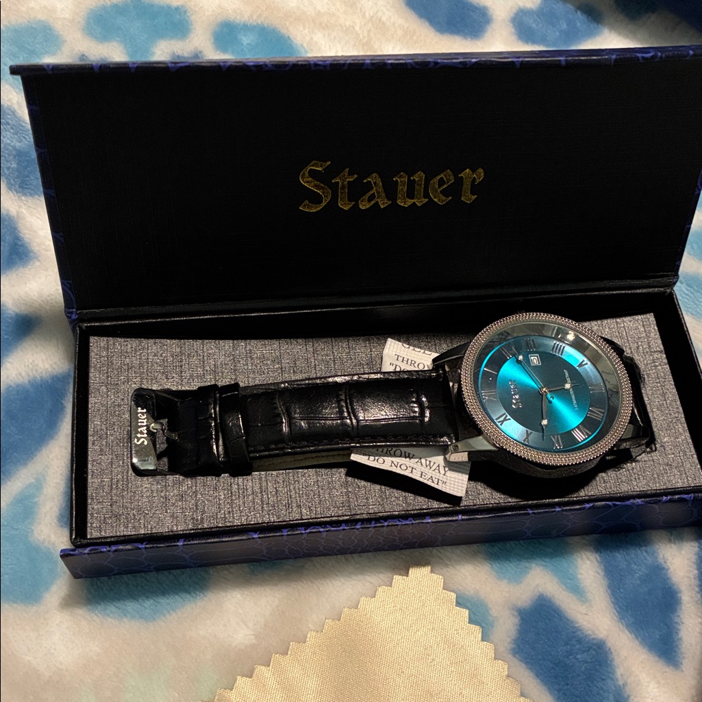 New In Box Vintage Stauer Mens Buttonwood Watch Genuine Leather